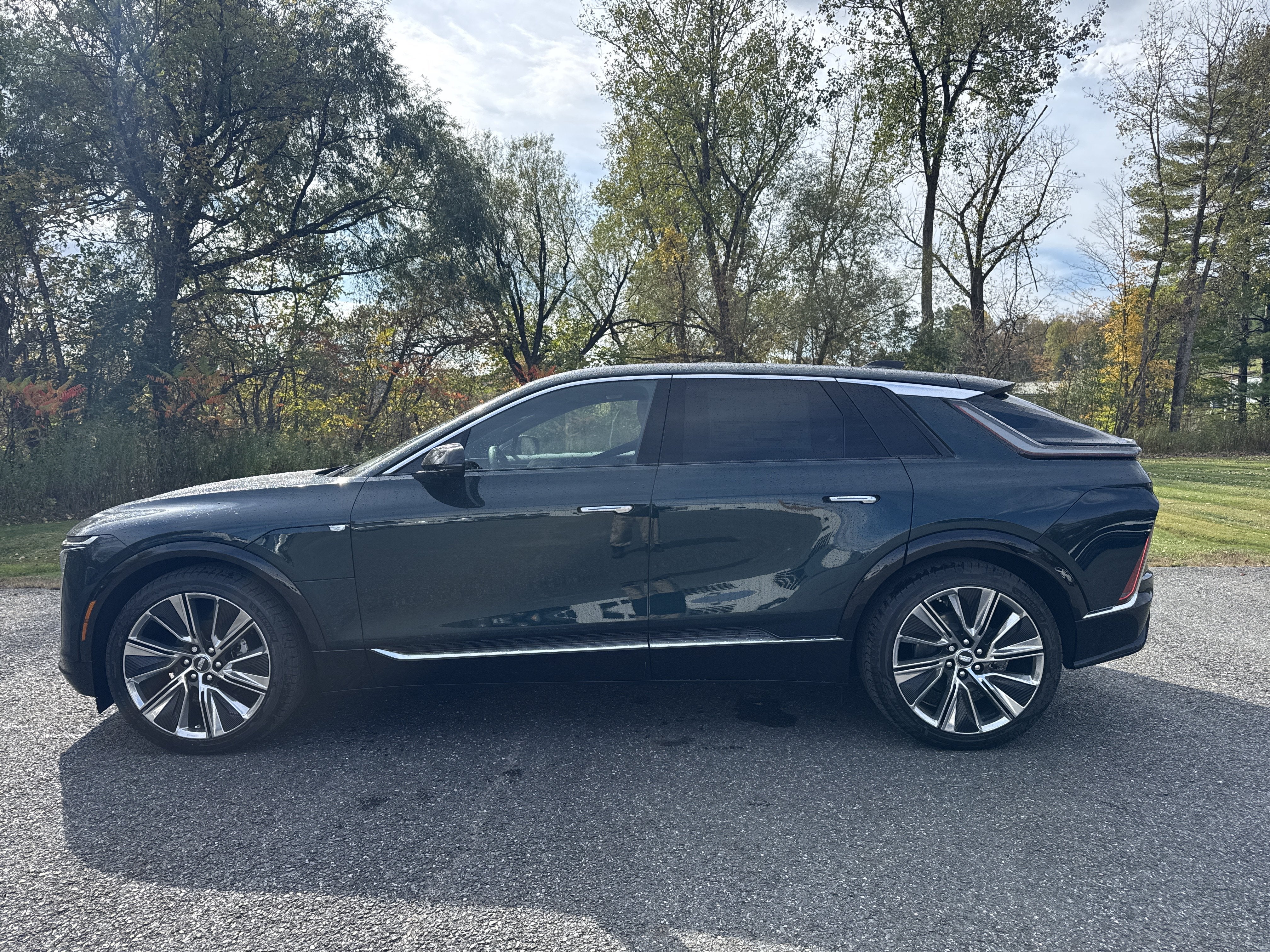 2027 Cadillac LYRIQ Signature Luxury