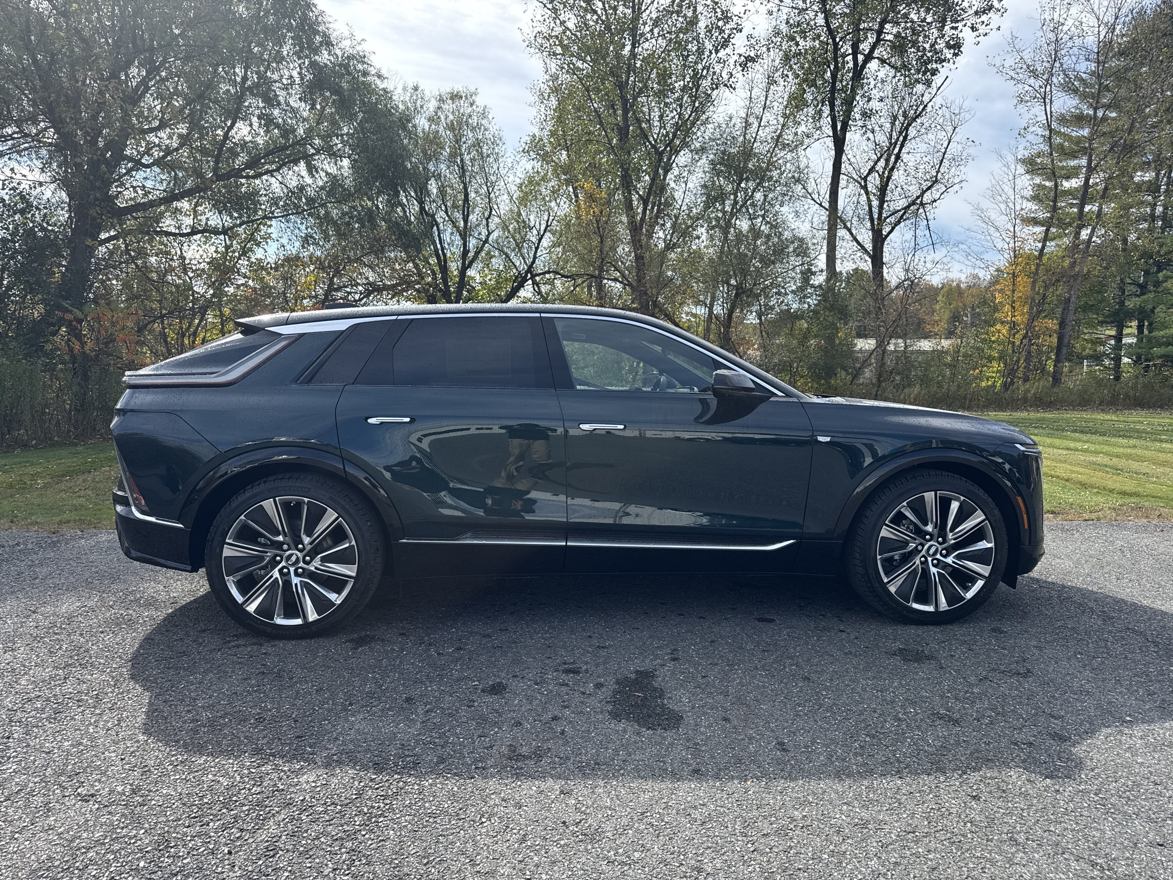 2027 Cadillac LYRIQ Signature Luxury