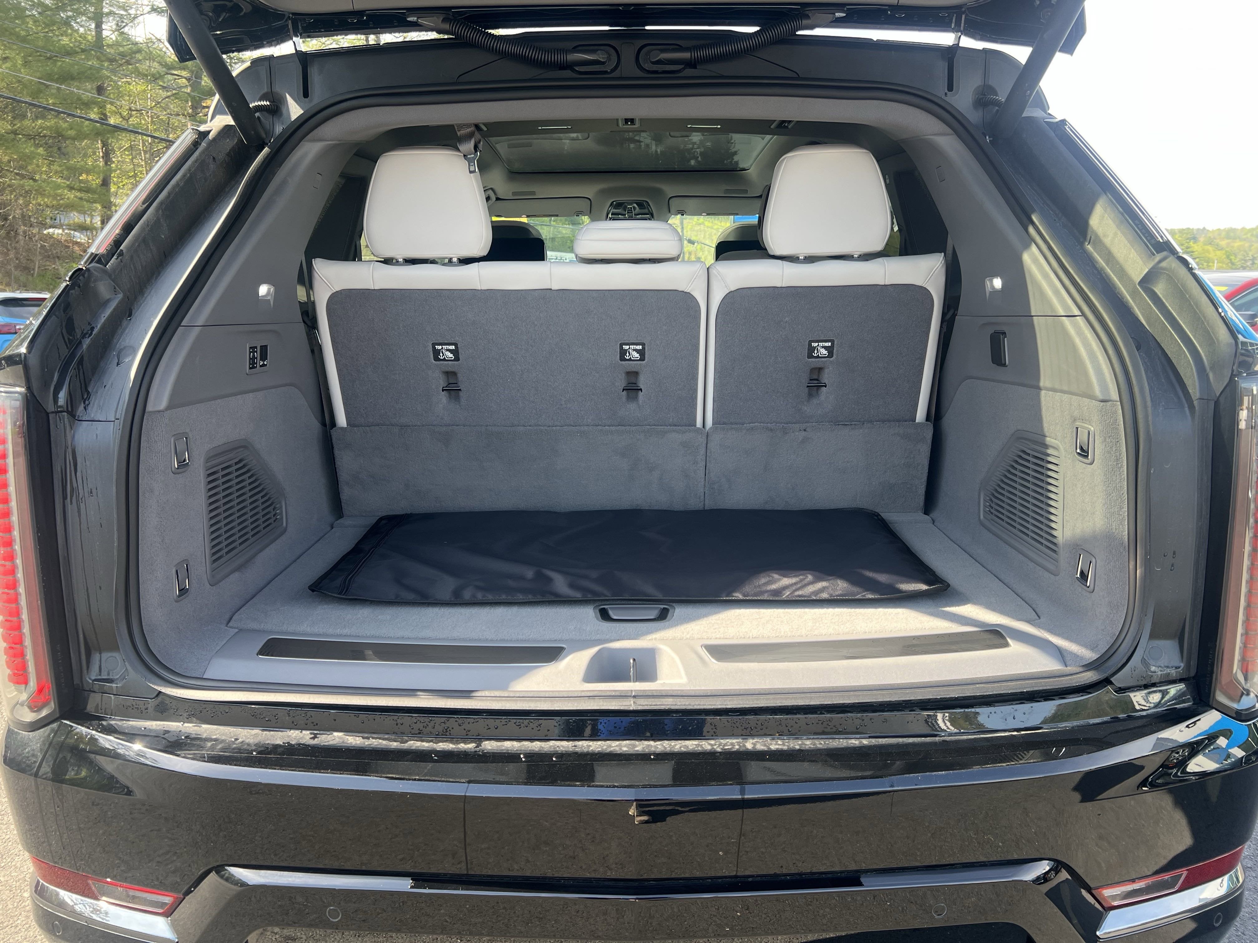 2025 Cadillac ESCALADE IQ Sport 1